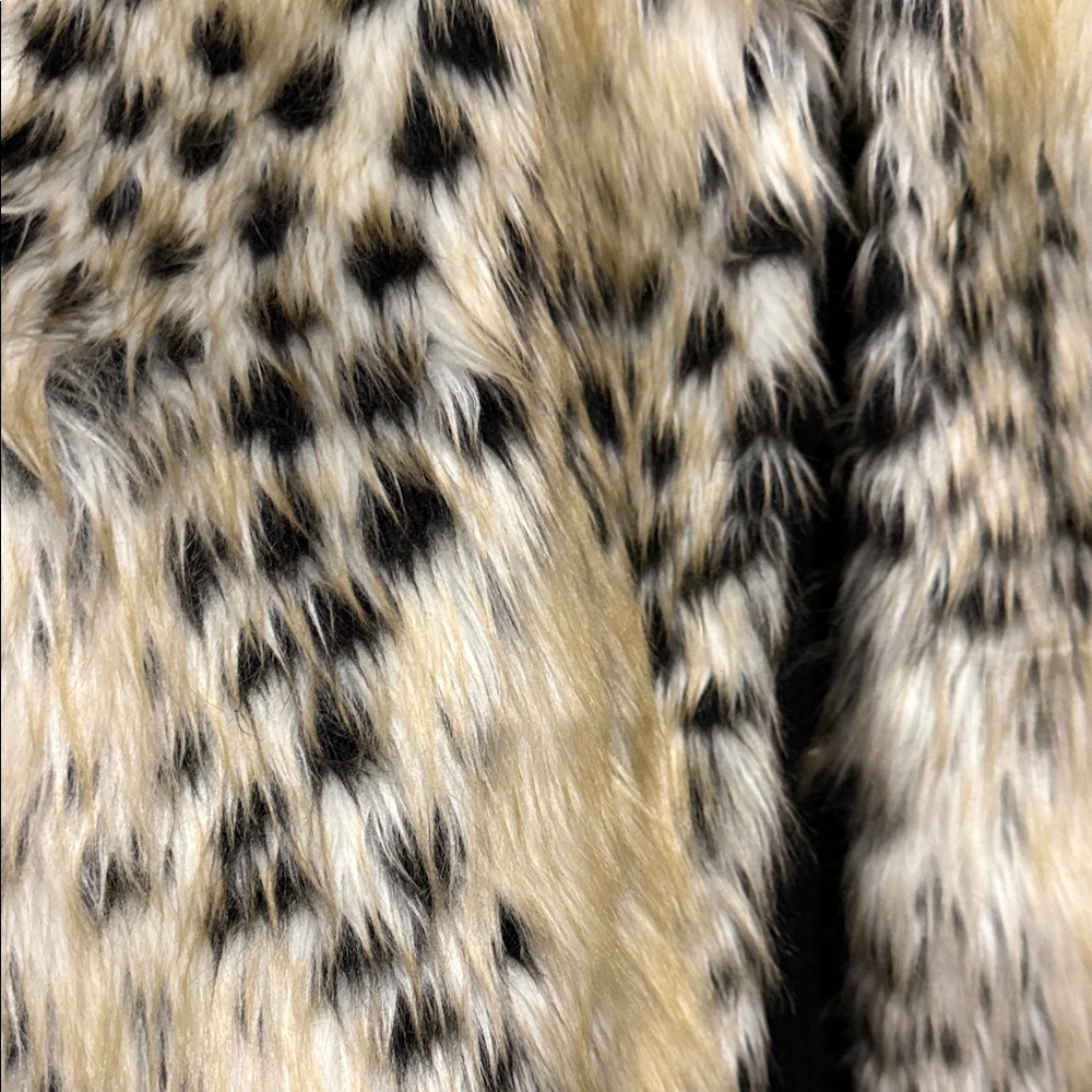 Rebecca Malone Black and Cream Faux Fur Vest - Picture 7 of 7